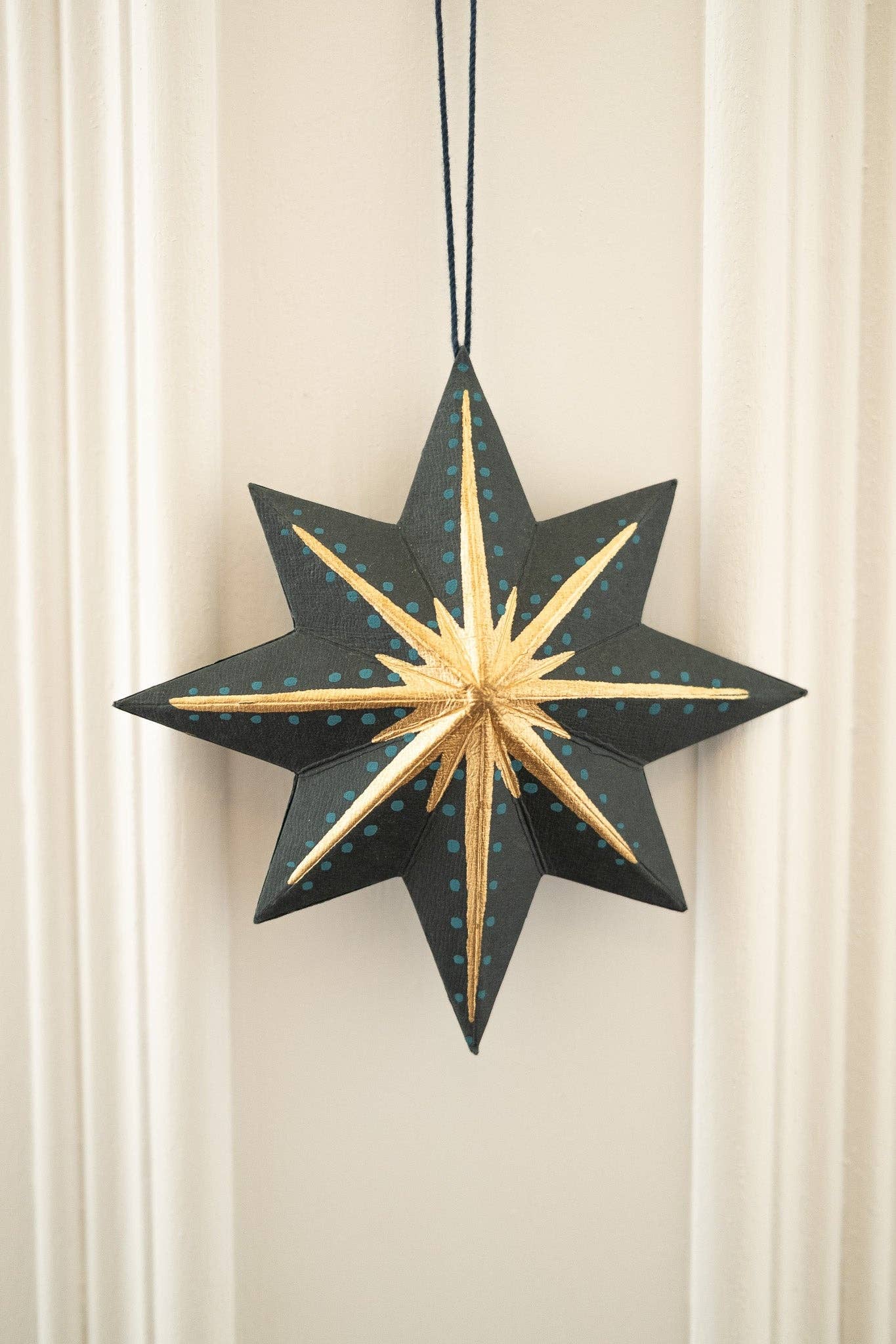 East End Press- Twinkling Star Board Ornament
