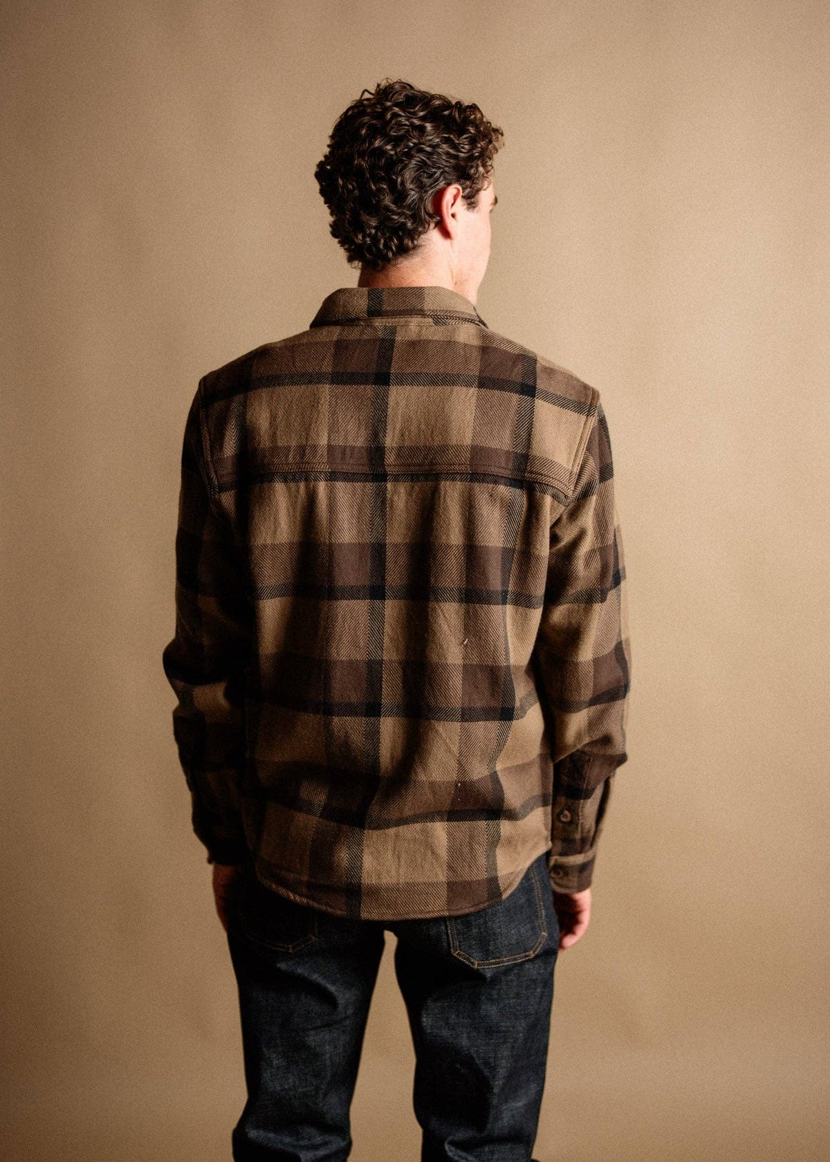 Iron & Resin- Conejo Shirt