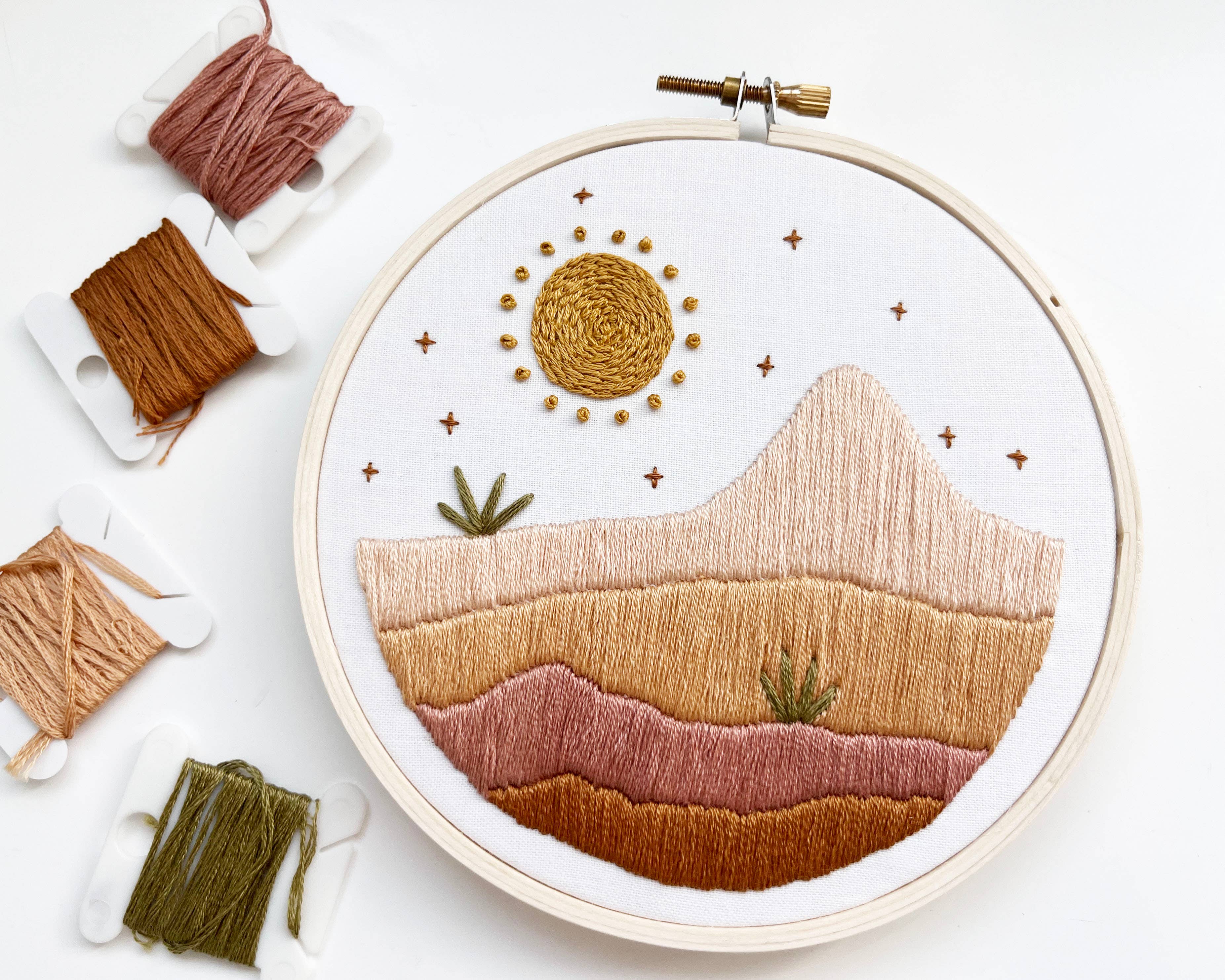 Urbann Nest- Desert Embroidery Kit