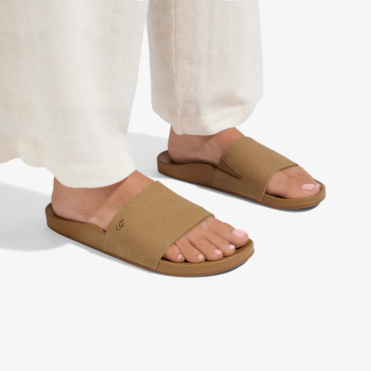 OluKai- Kīpe‘a Pono Women’s Slide Sandals