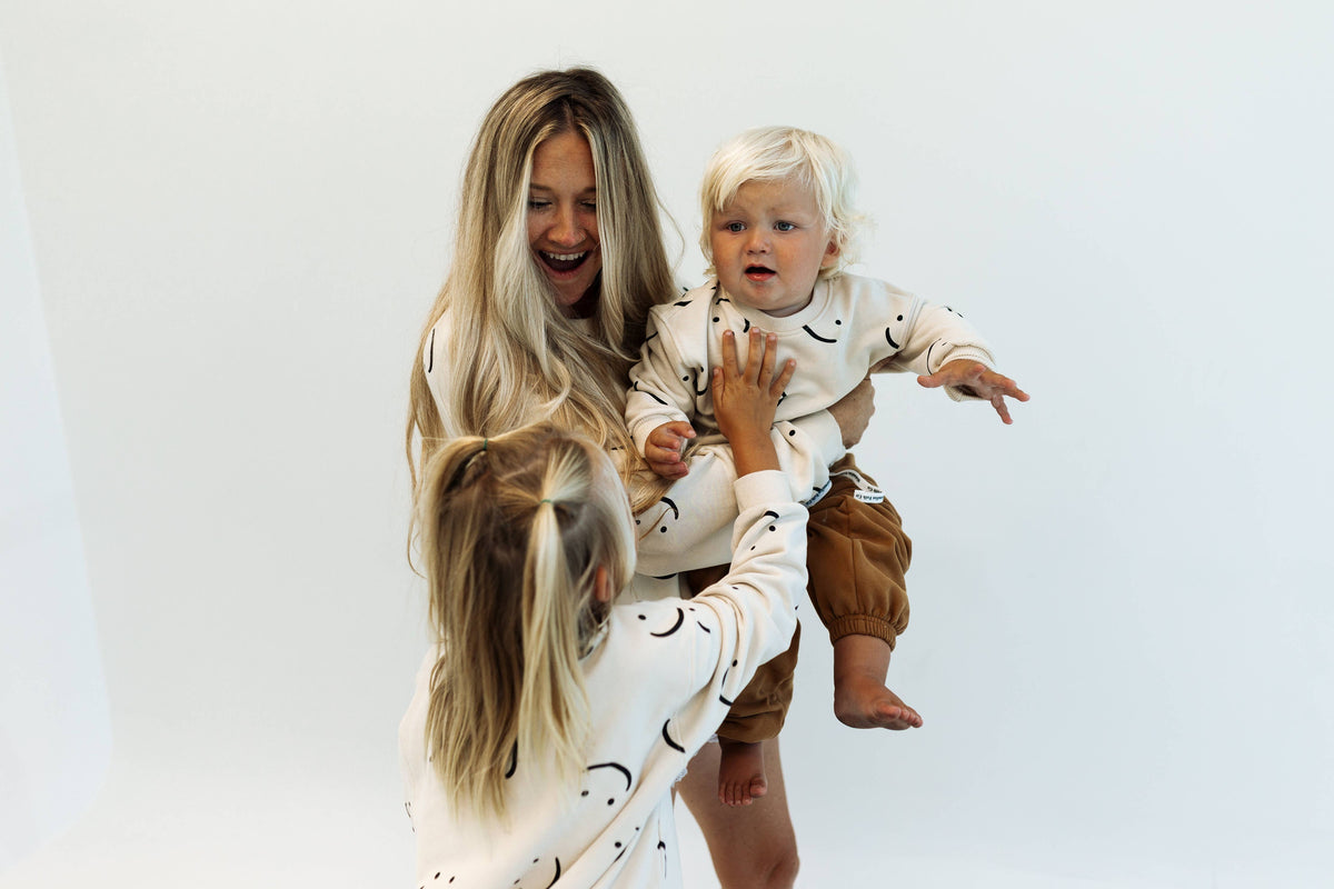 Minimalist Folk Co.- SMILES ALL OVER | oversized pullover | KIDS