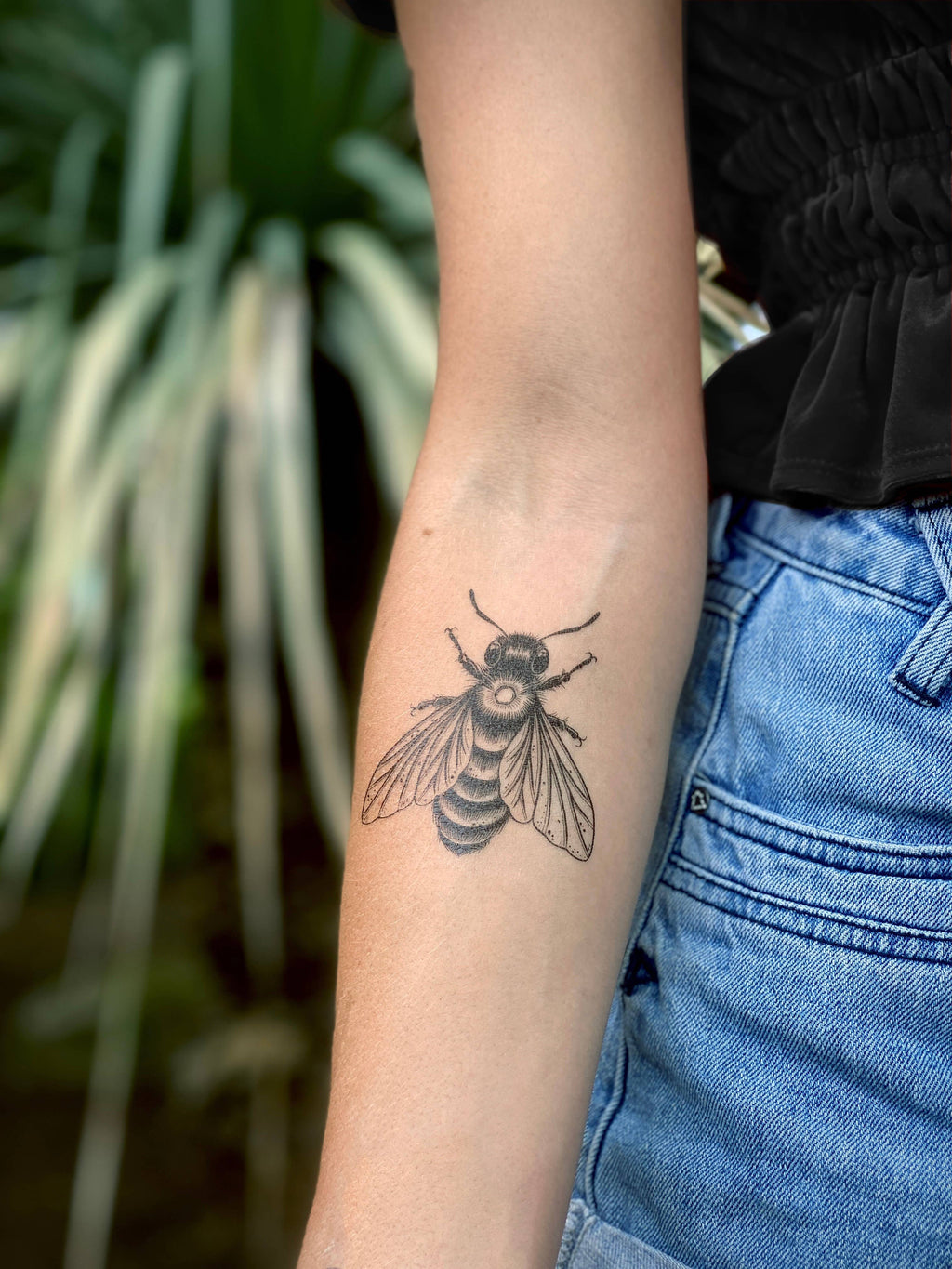NatureTats- Big Bee Temporary Tattoo: 1-Pack