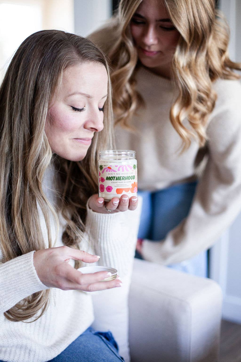 Broken Top Brands- Austy Lou Ain't No Hood Like Motherhood 9oz Soy Candle