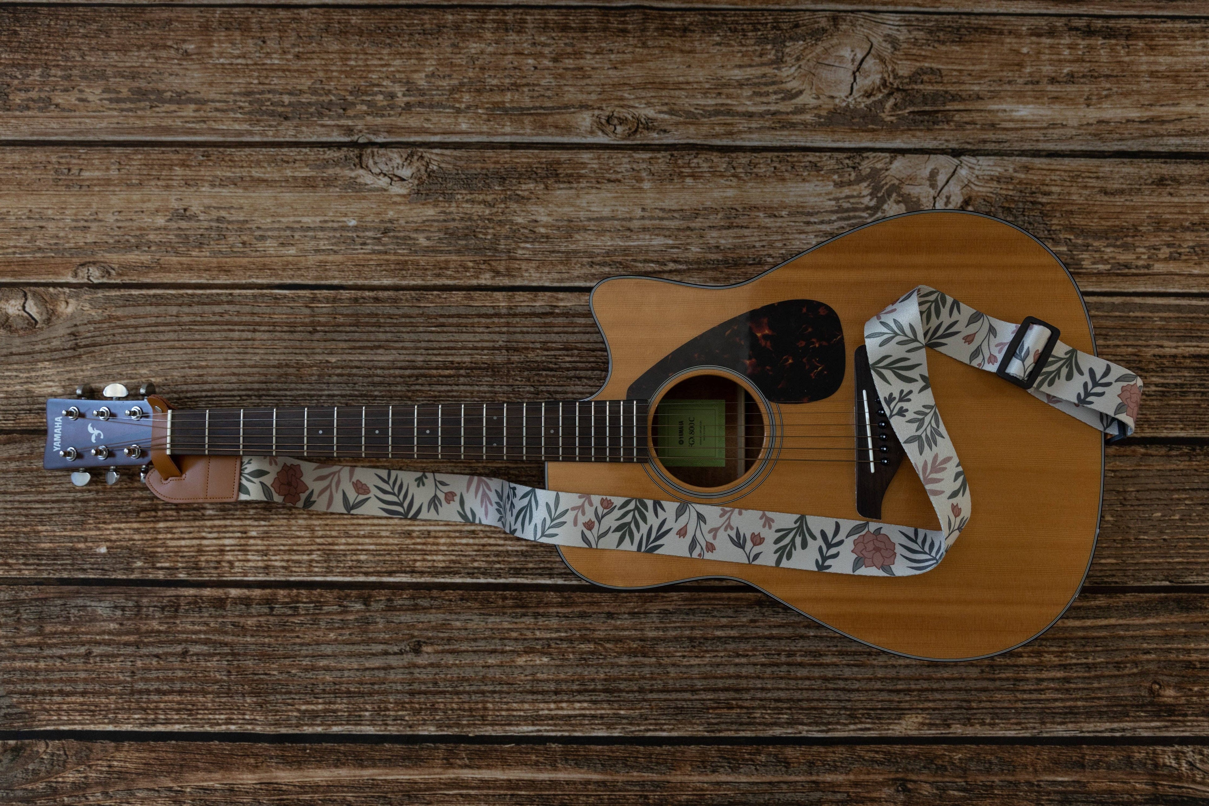 Wildtree- Guitar Strap - Moody Flower