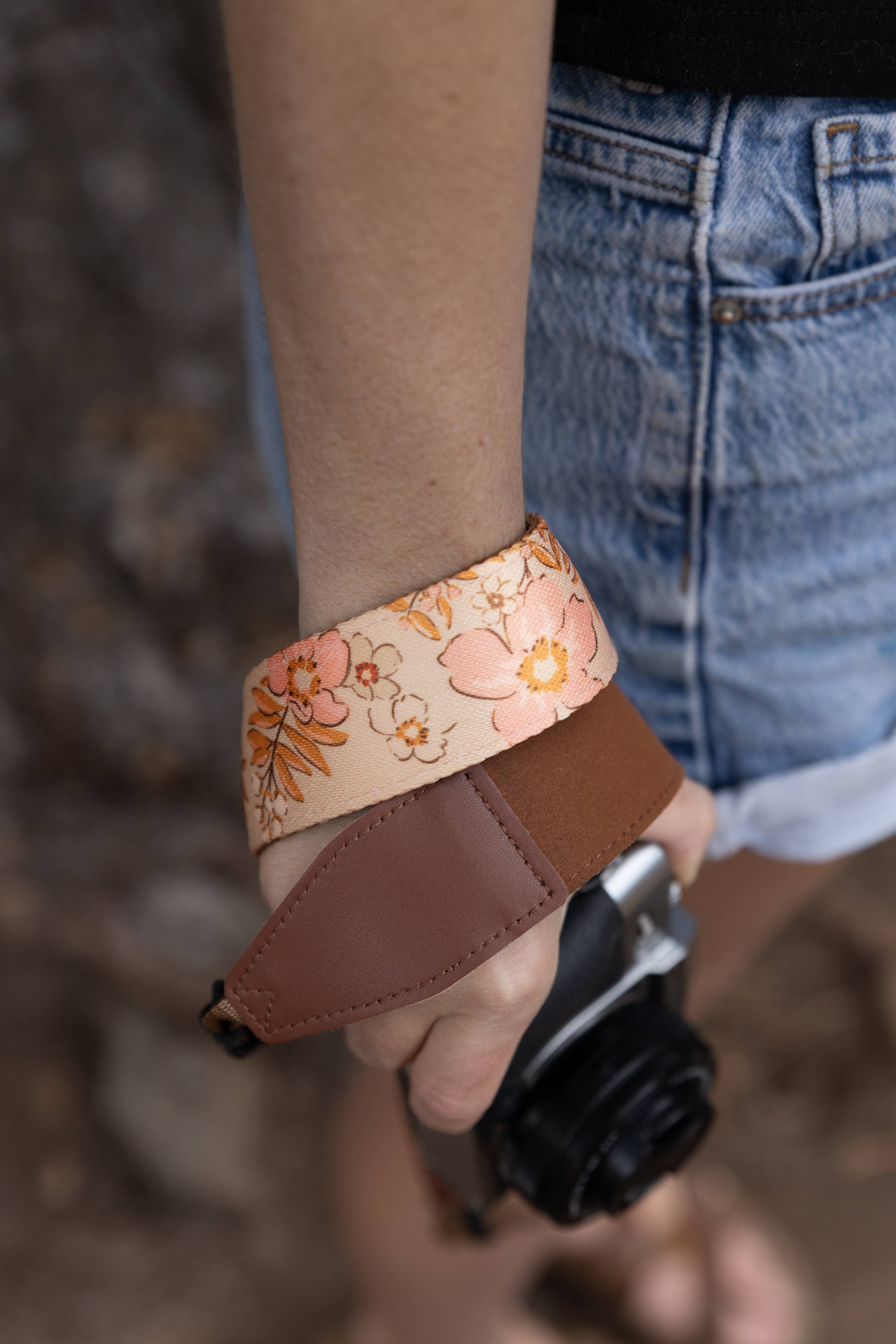 Wildtree- Mellow Meadow Camera Strap