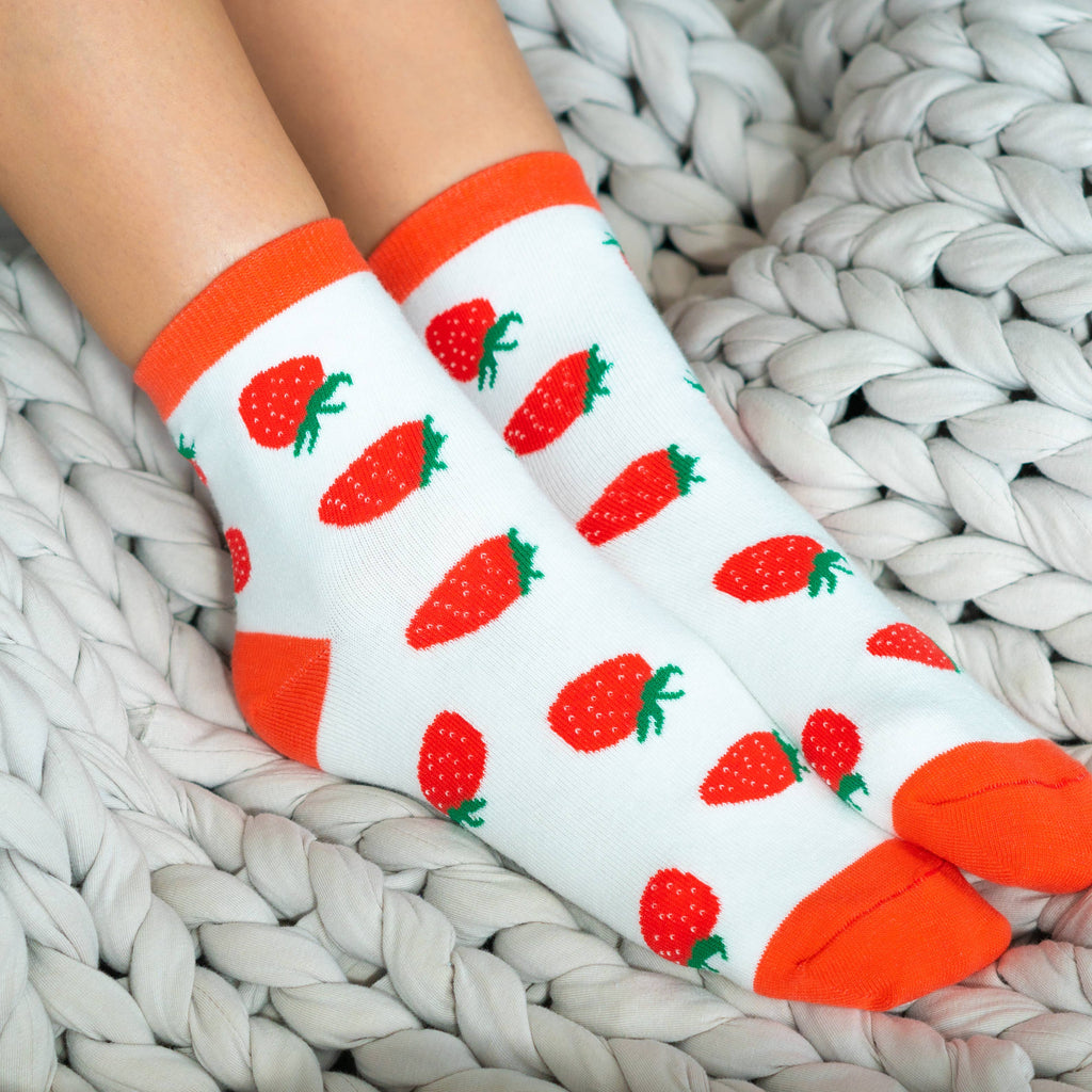 Lucky Feather- Sockspirations - Berry Best