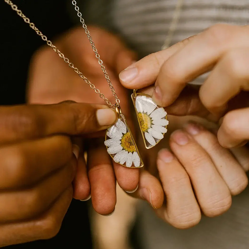 Seed & Soil- Friendship Necklace Set - Daisy