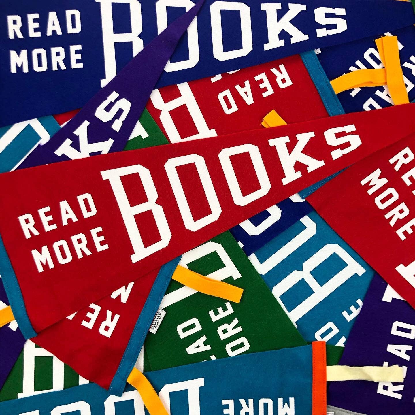 Oxford Pennant- Read More Books Pennant