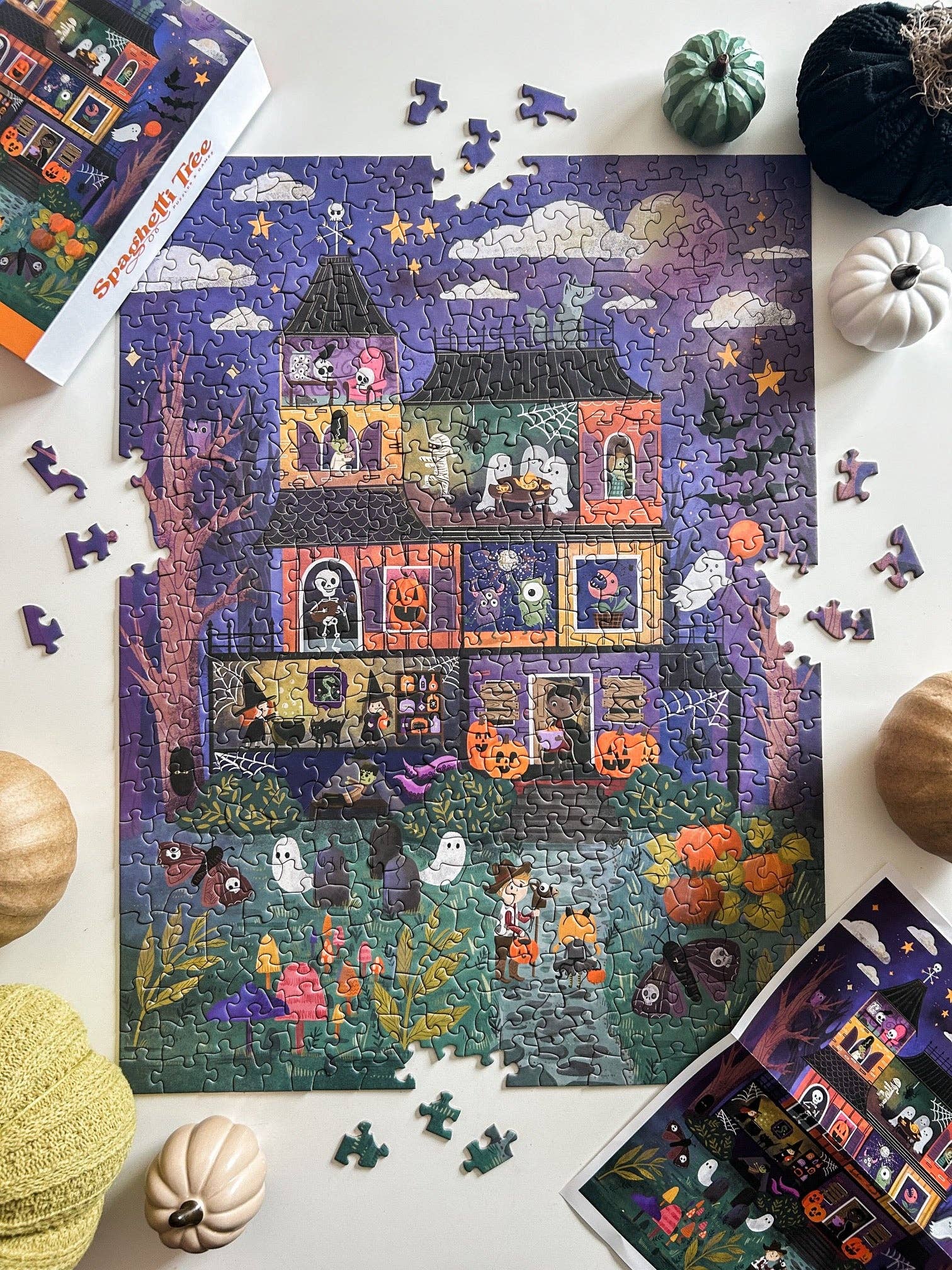 Spaghetti Tree- Spooky Manor 500 Piece Halloween Puzzle