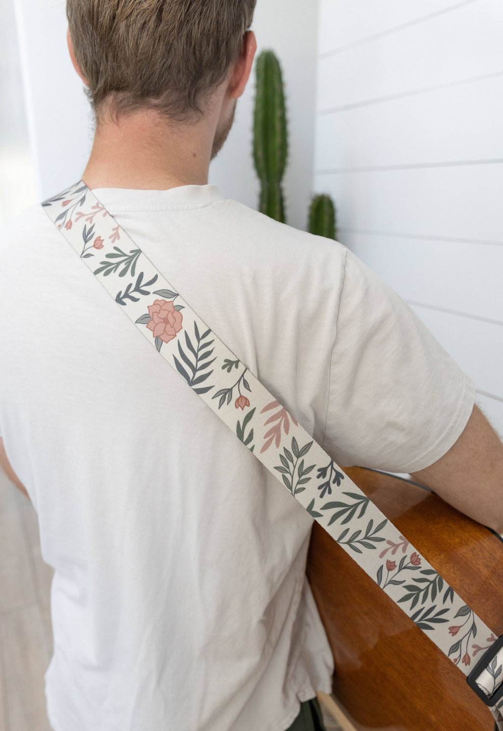 Wildtree- Guitar Strap - Moody Flower