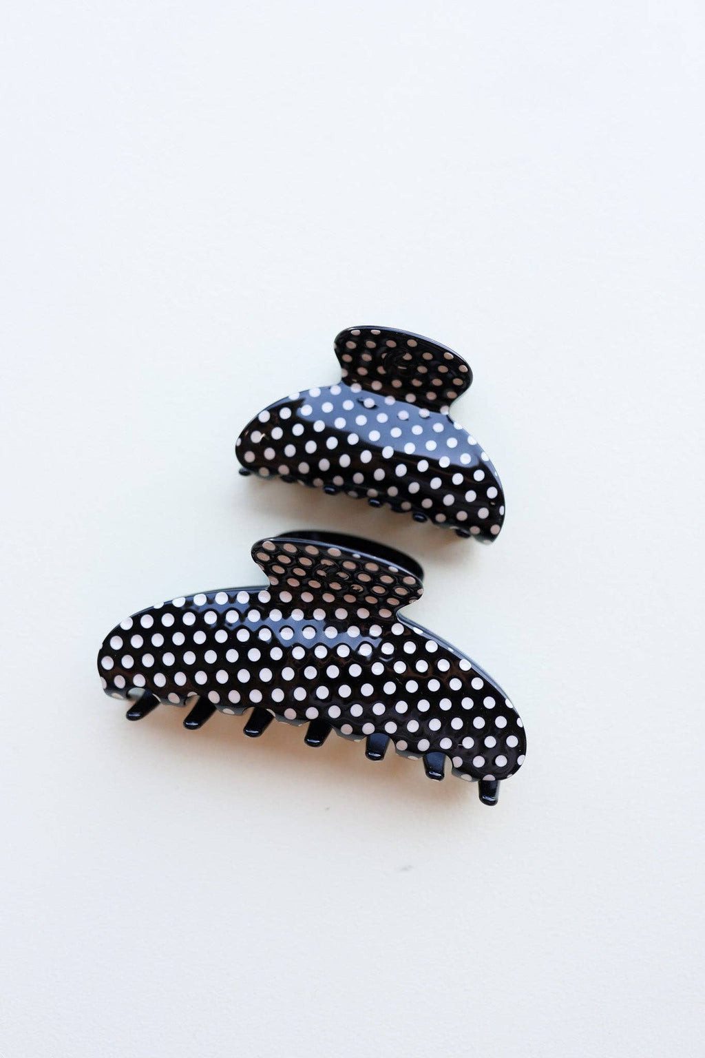 KAXI- Black & White Polka Dot Claw