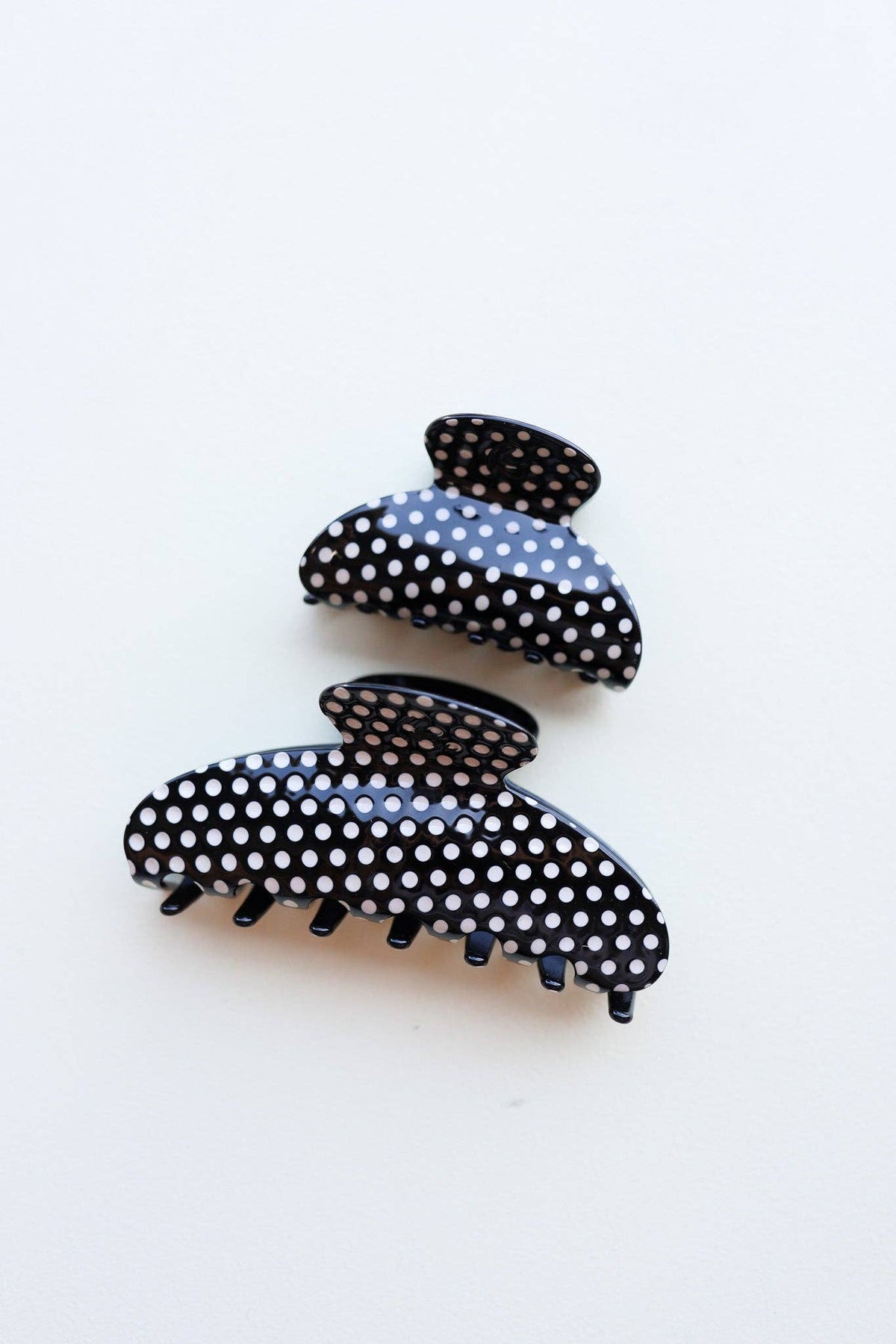 KAXI- Black & White Polka Dot Claw