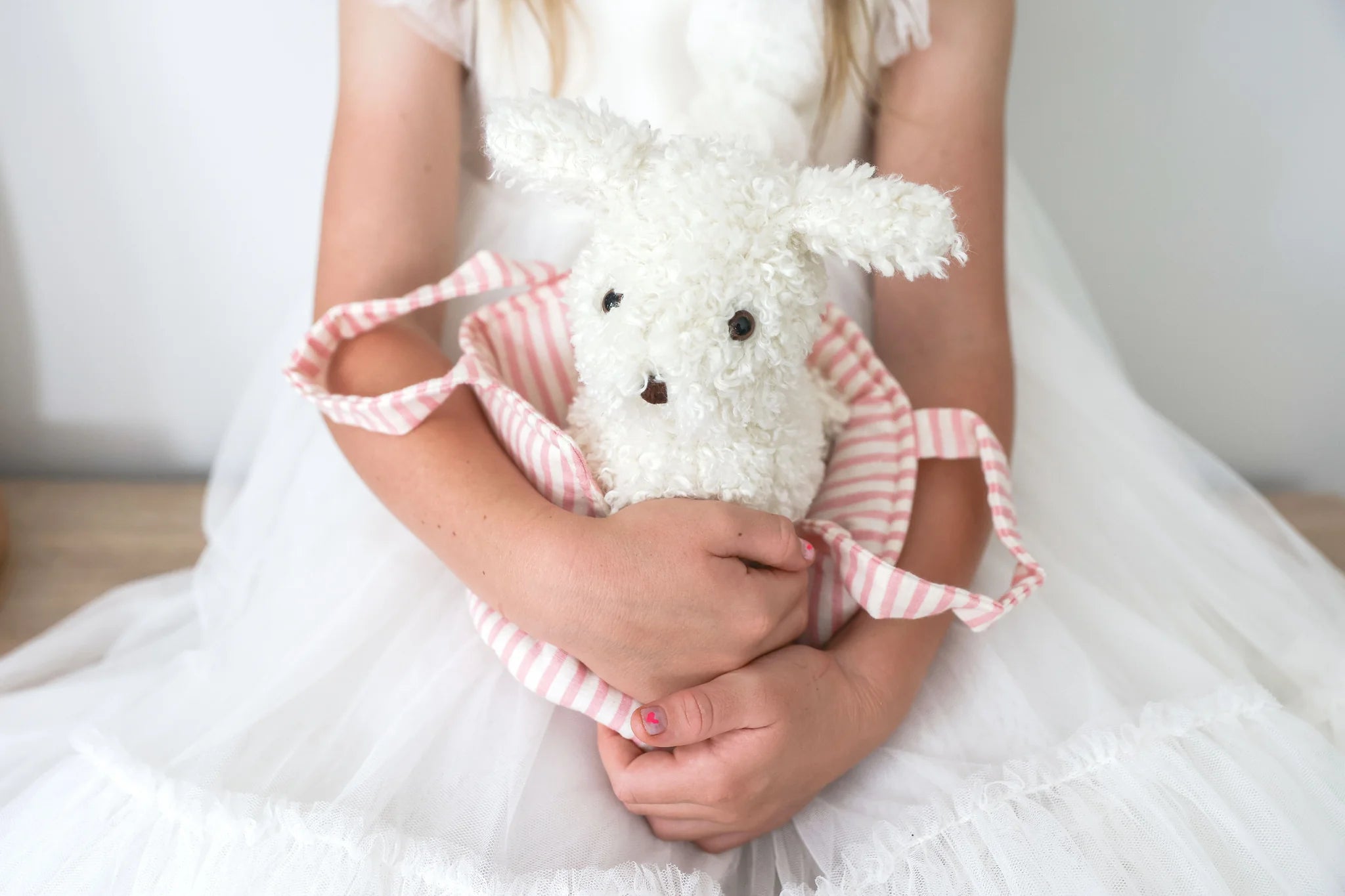 Alimrose- Marshmallow the Puppy & Carrier