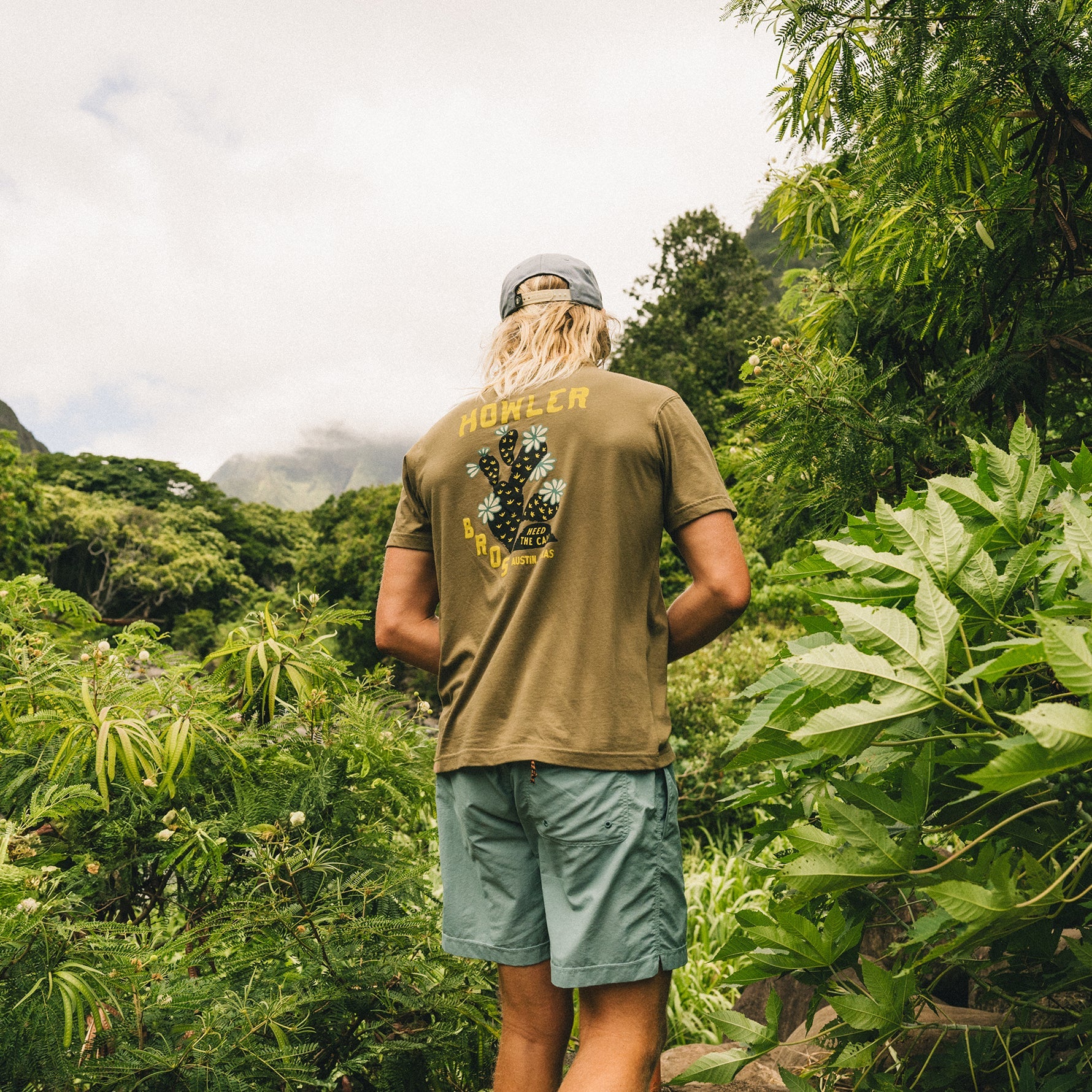 Howler Bros- Prickly Pear Pocket T-Shirt: Ivy Green