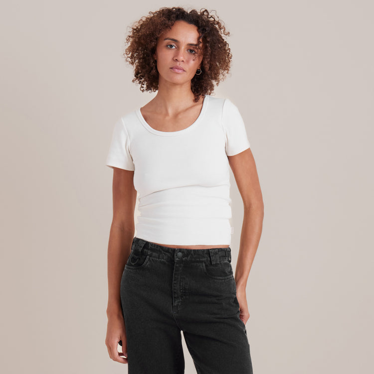 Roark- Wind Worn Short Sleeve Tee in Off White