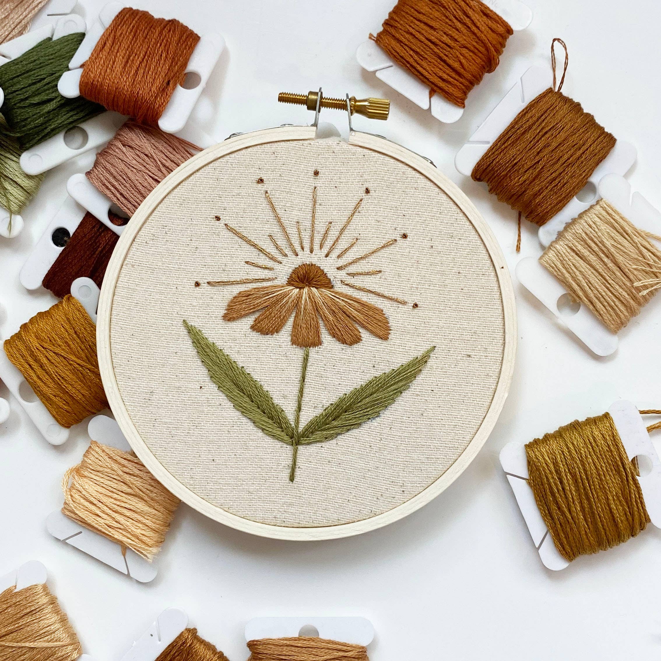 Urbann Nest- Sunflower Embroidery Kit
