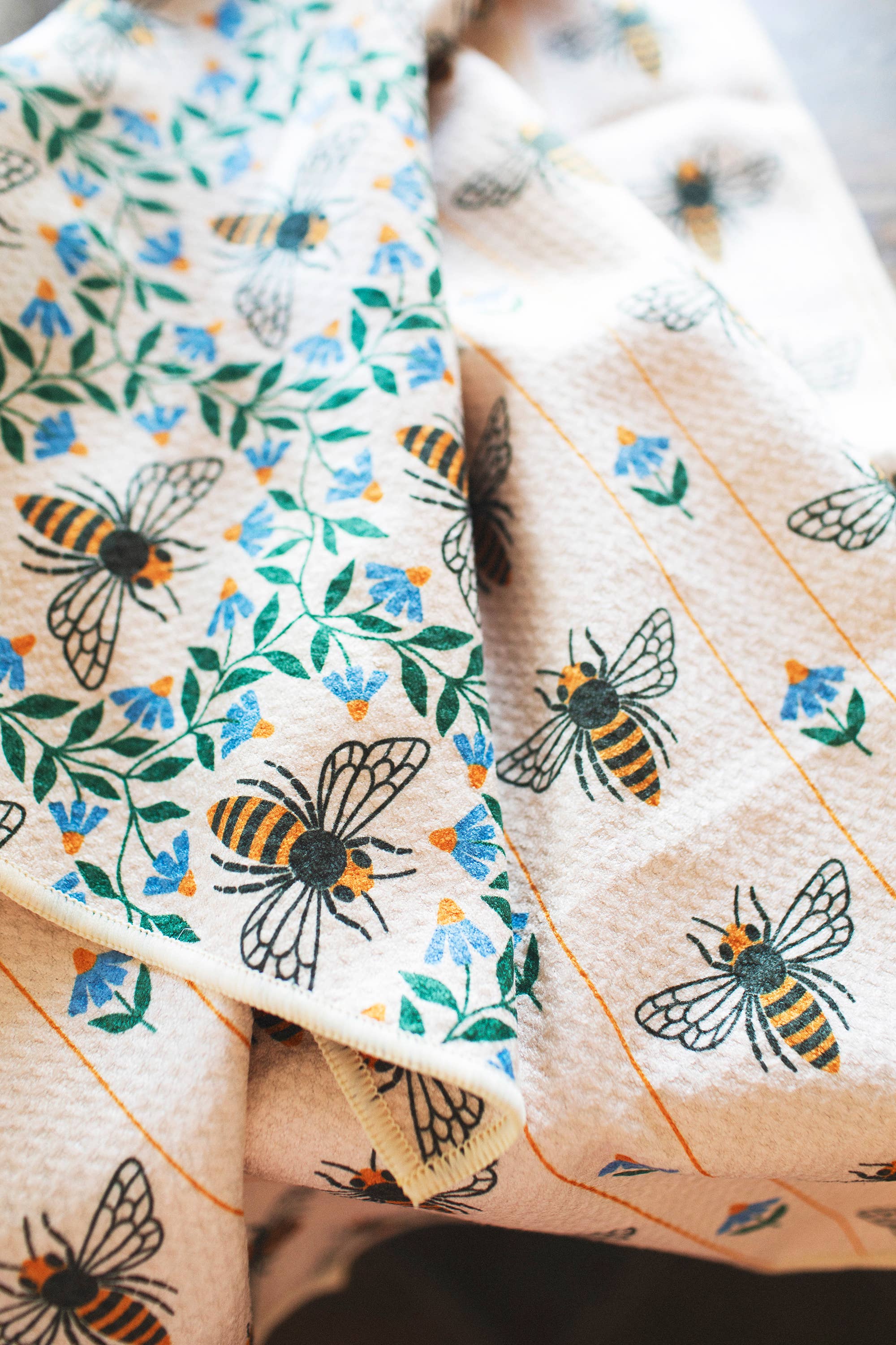 Trek Light- Kitchen Tea Towel Quick Dry | Honeybee