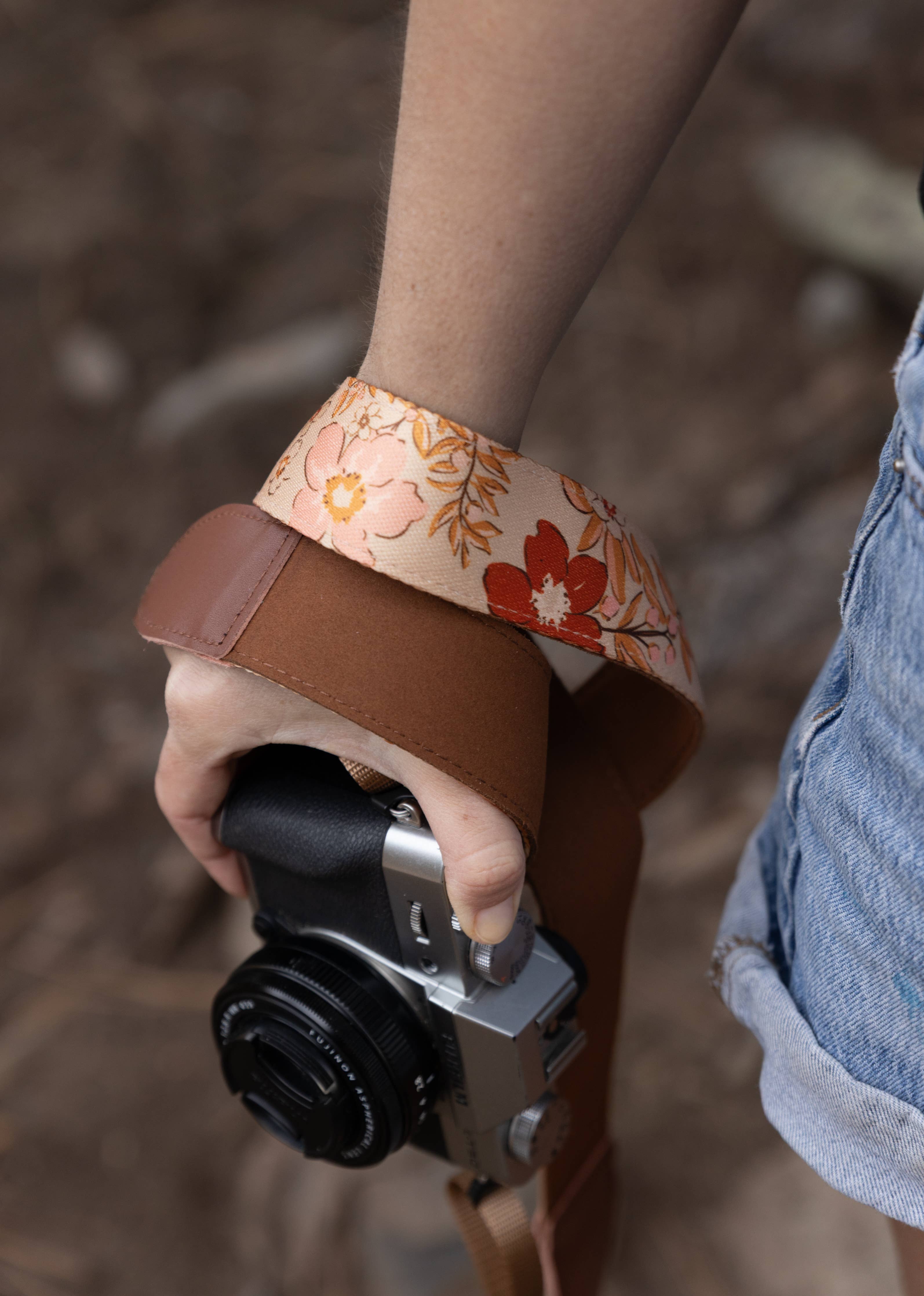 Wildtree- Mellow Meadow Camera Strap