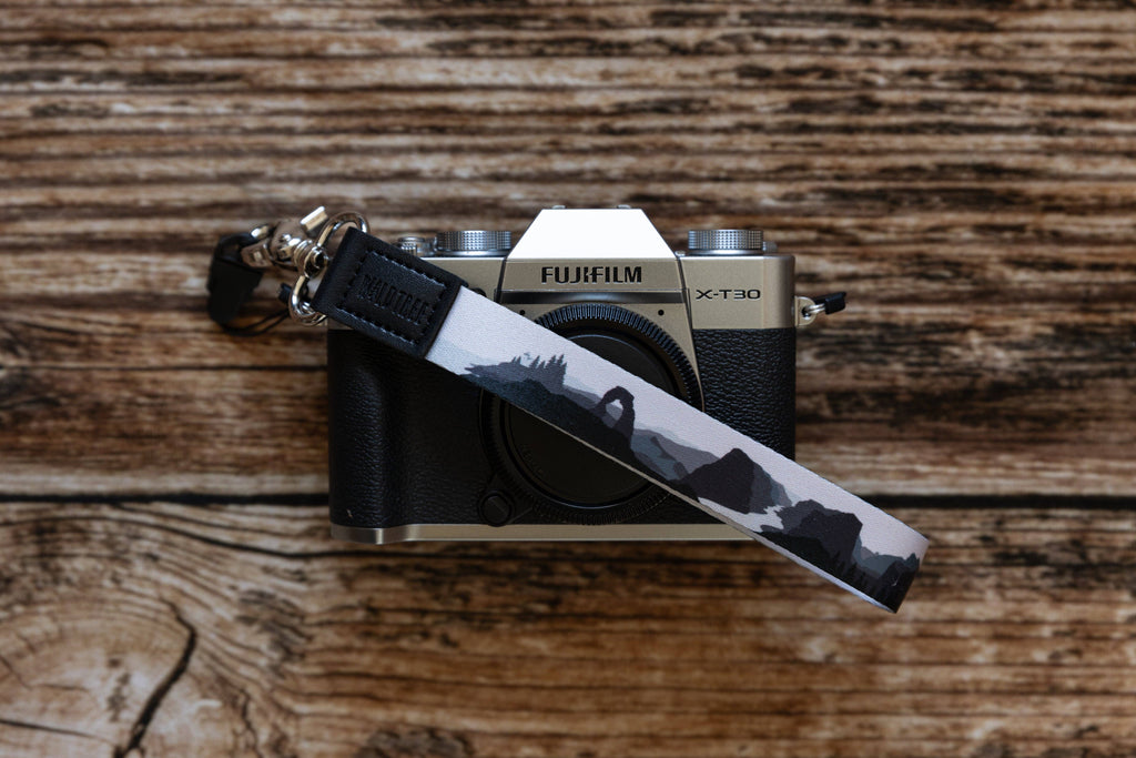 Wildtree- Parks in Black and White: National Park Wristlet Keychain