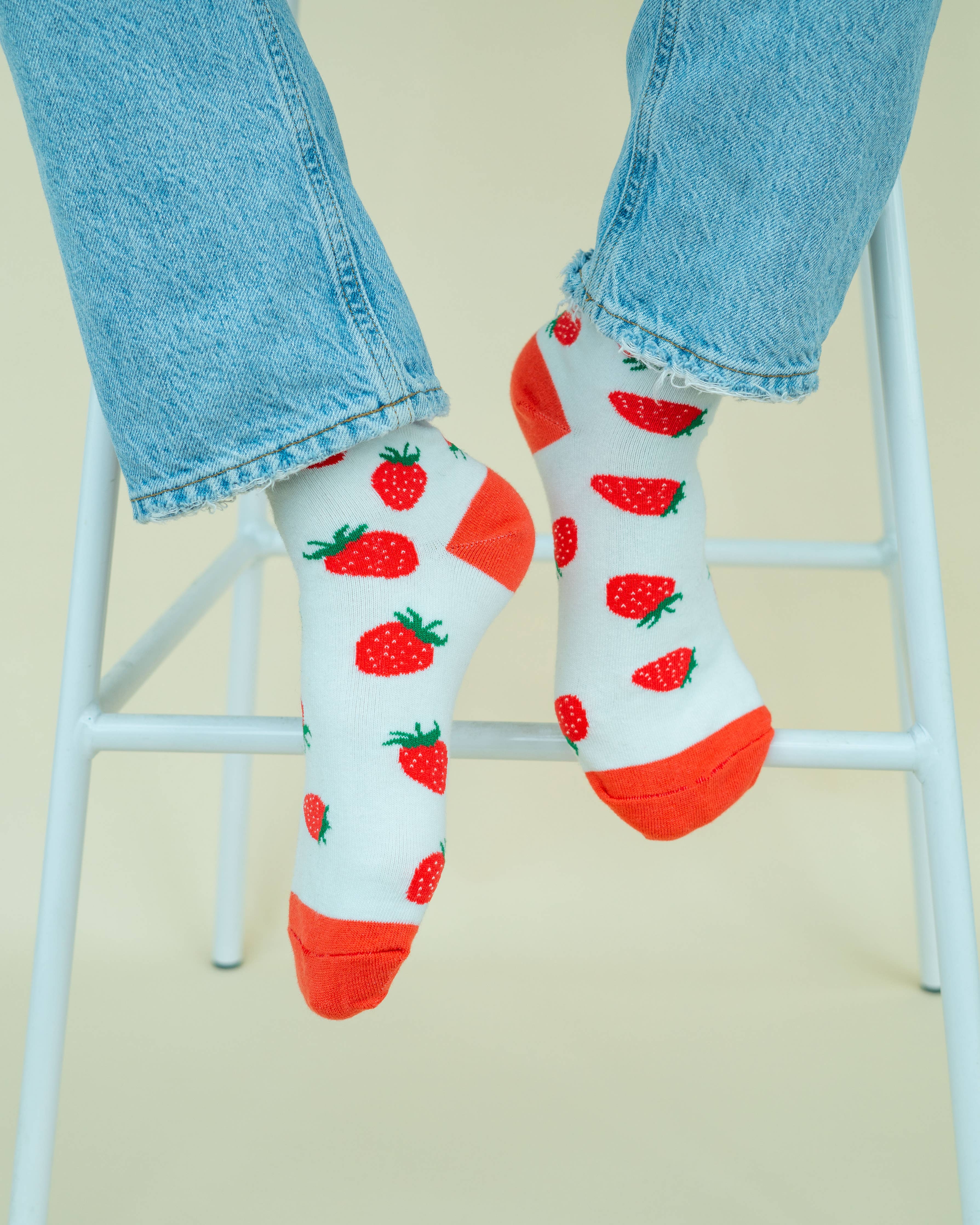 Lucky Feather- Sockspirations - Berry Best