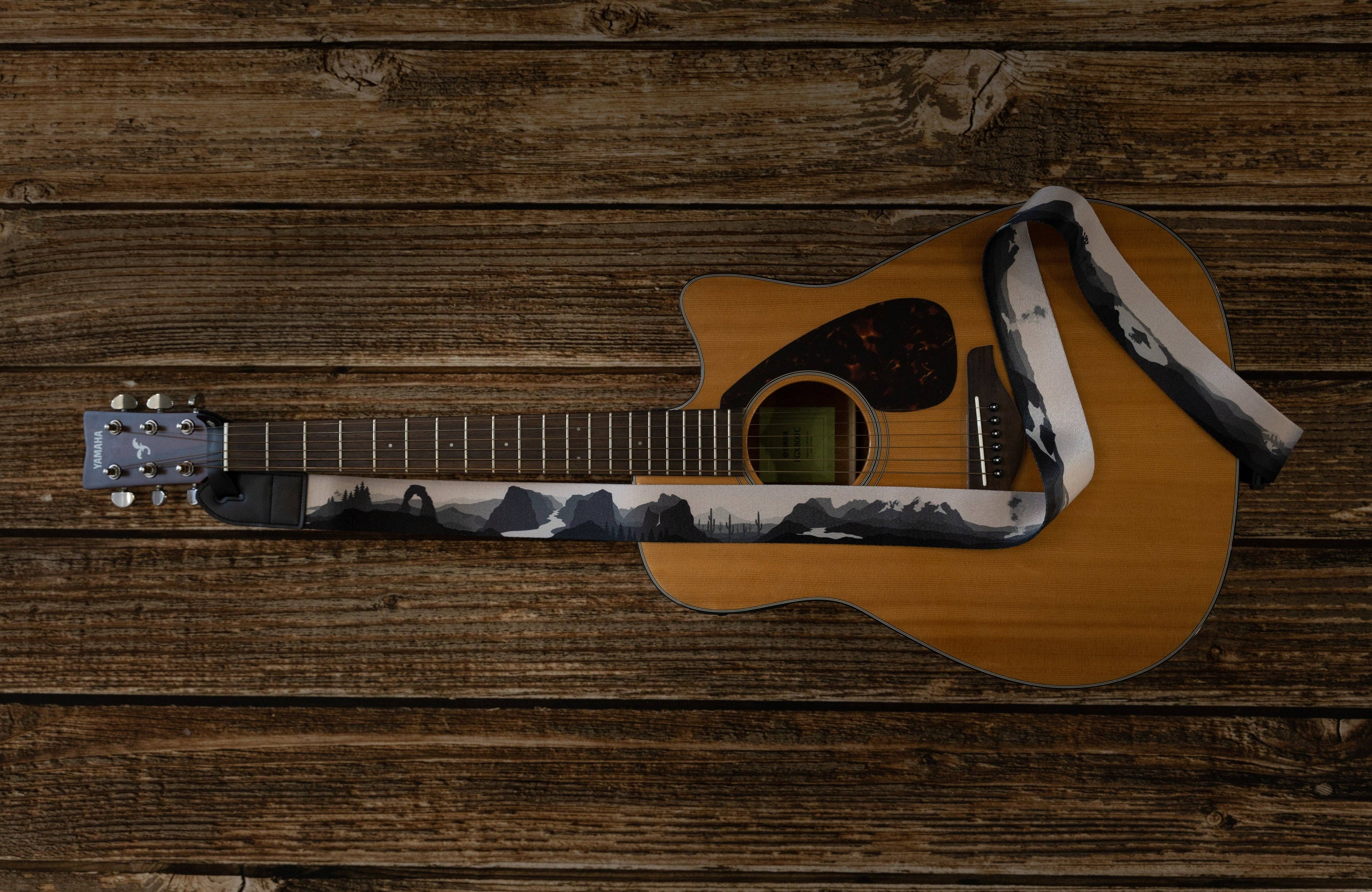 Wildtree- Guitar Strap - Parks in Black and White