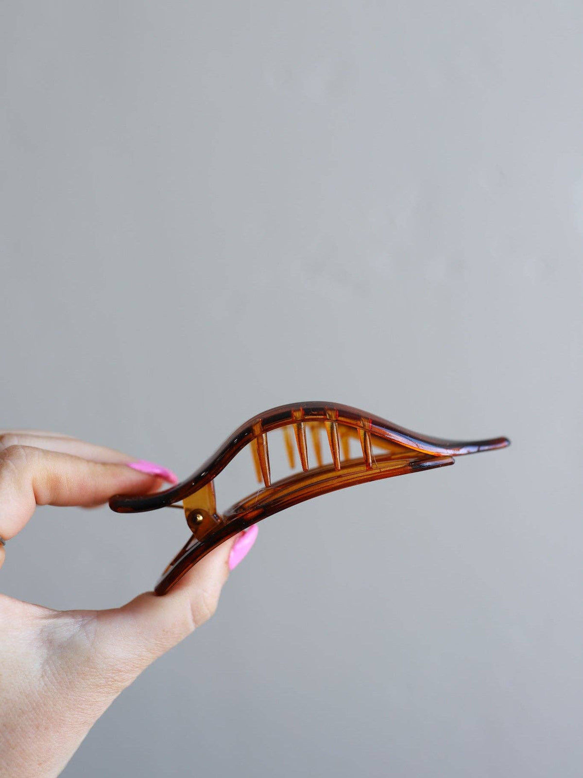 KAXI- Lay Down 2.0 Claw Clip — Flat Comfort Hair Clip