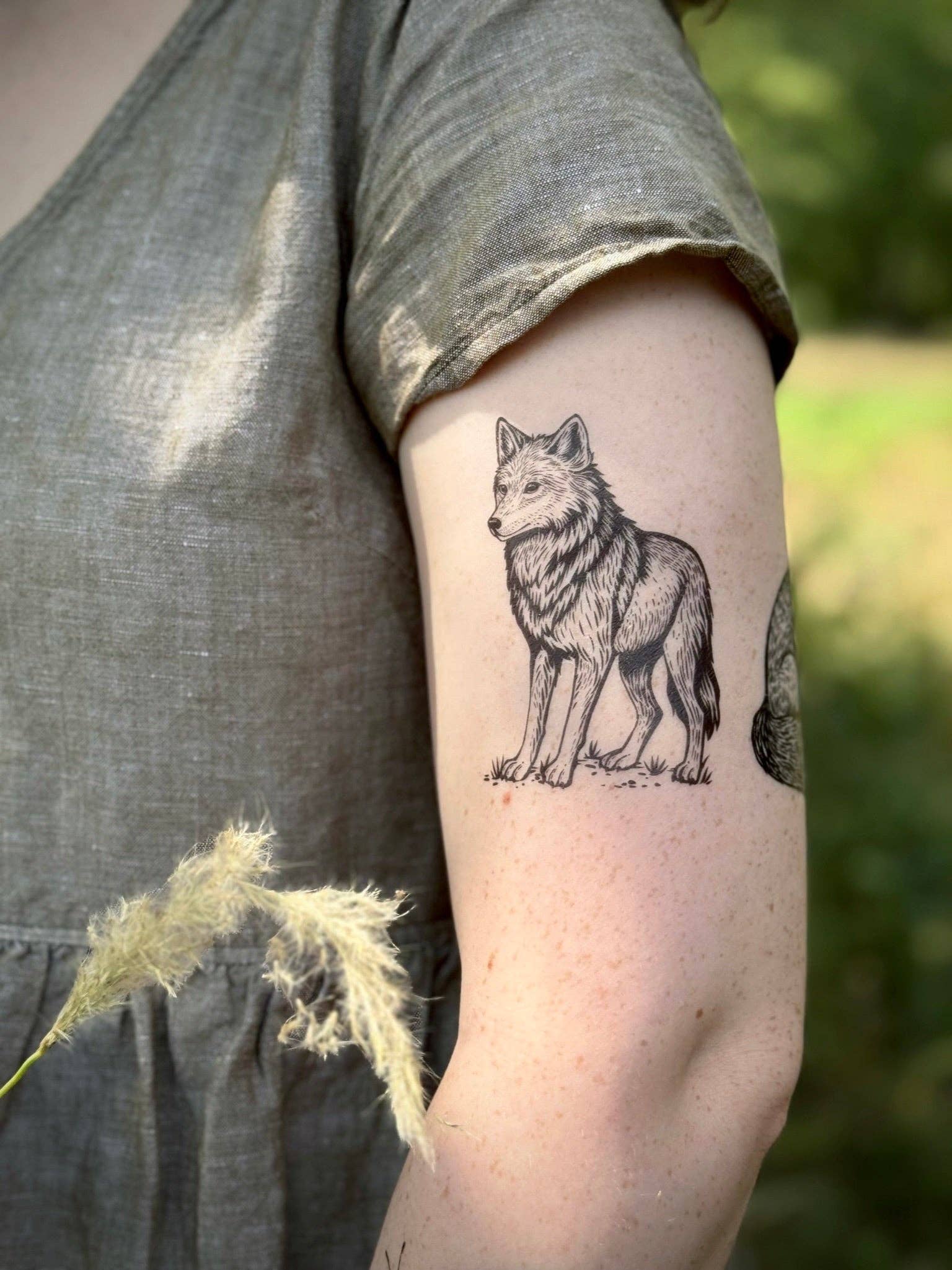 NatureTats- Wolf Temporary Tattoo