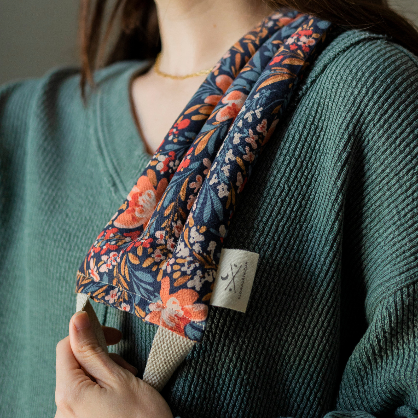 Slow North- Neck Wrap Therapy Pack - Pom Blossom