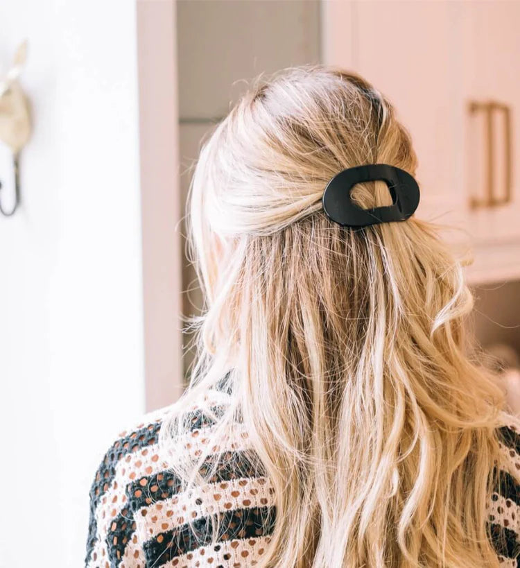 Teleties- Small Flat Round Hair Clip