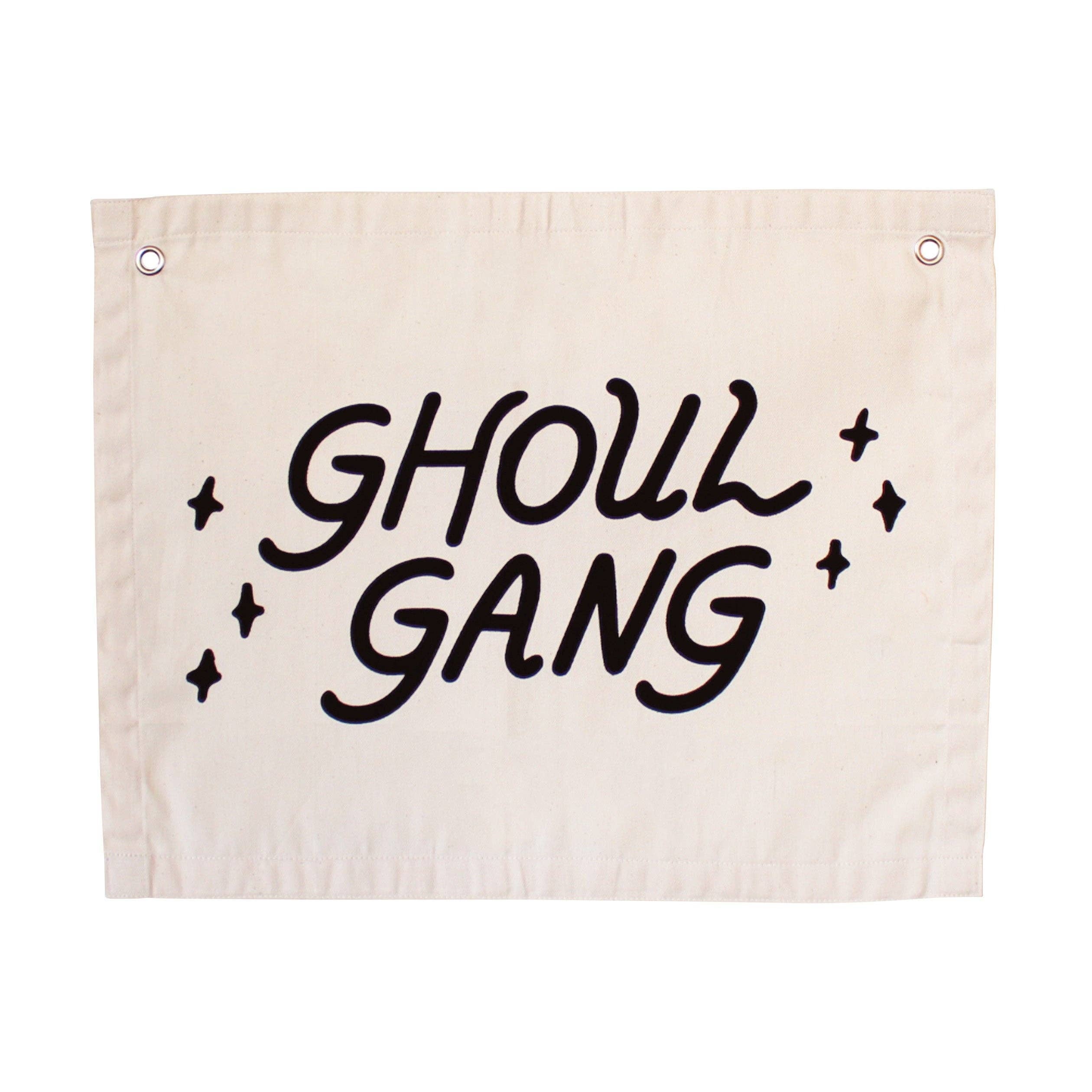 d e s c r i p t i o n

"Ghoul Gang" Canvas Banner | Halloween Wall Flag
Sewn and screen printed by hand on natural canvas by Kenyan artisans

HALLOWEEN COLLECTION 2022

d e t a i l s
+ natural canvas
+ 16in x 20in
+ black screen print

w a s h  &  c a r e