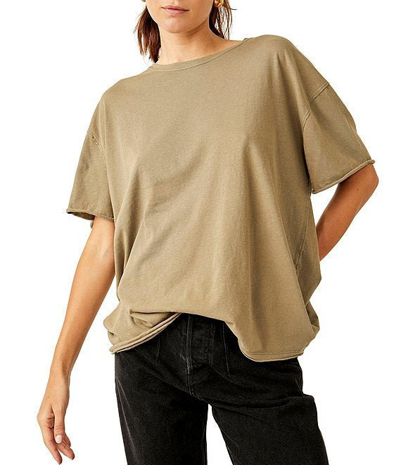 <p>From Free People, this shirt features: </p><ul><li>Crew neckline </li><li>Short sleeves </li><li>Boxy fit </li><li>Back seam detail </li><li>Raw edge seam</li><li>Pullover construction </li><li>Cotton </li><li>Machine wash/dry flat </li></ul><p><br/></