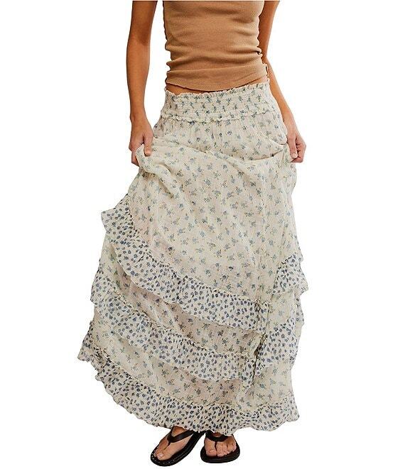 So billowy and ethereal, this bold maxi skirt will turn heads with every wear.
Fit: Mid-rise, billowy A-line fit
Features: Pull-on design, tiered ruffle trimming, soft block print pattern
Why We ❤ It: Easy with sandals or sleek with tall boots, this style